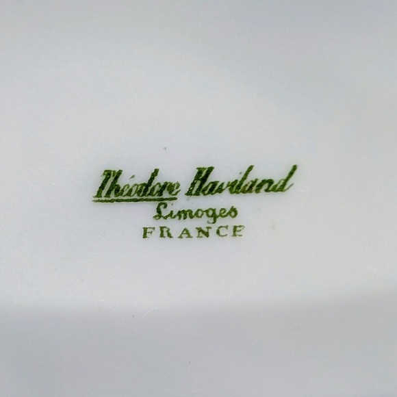 Theodore Haviland , Limoges France Round Covered Veg. Bowl Embossed Rim - Picture 11 of 11